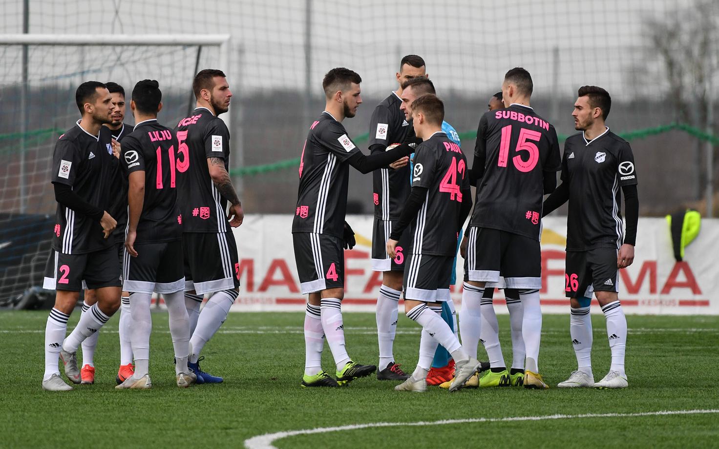 Roman Kožuhhovski juhendatav Nõmme Kalju jalgpallimeeskond