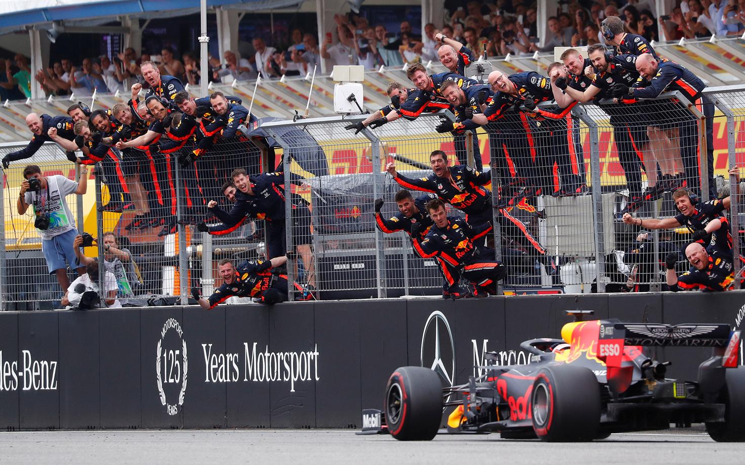 Max Verstappen ja Red Bulli tiim