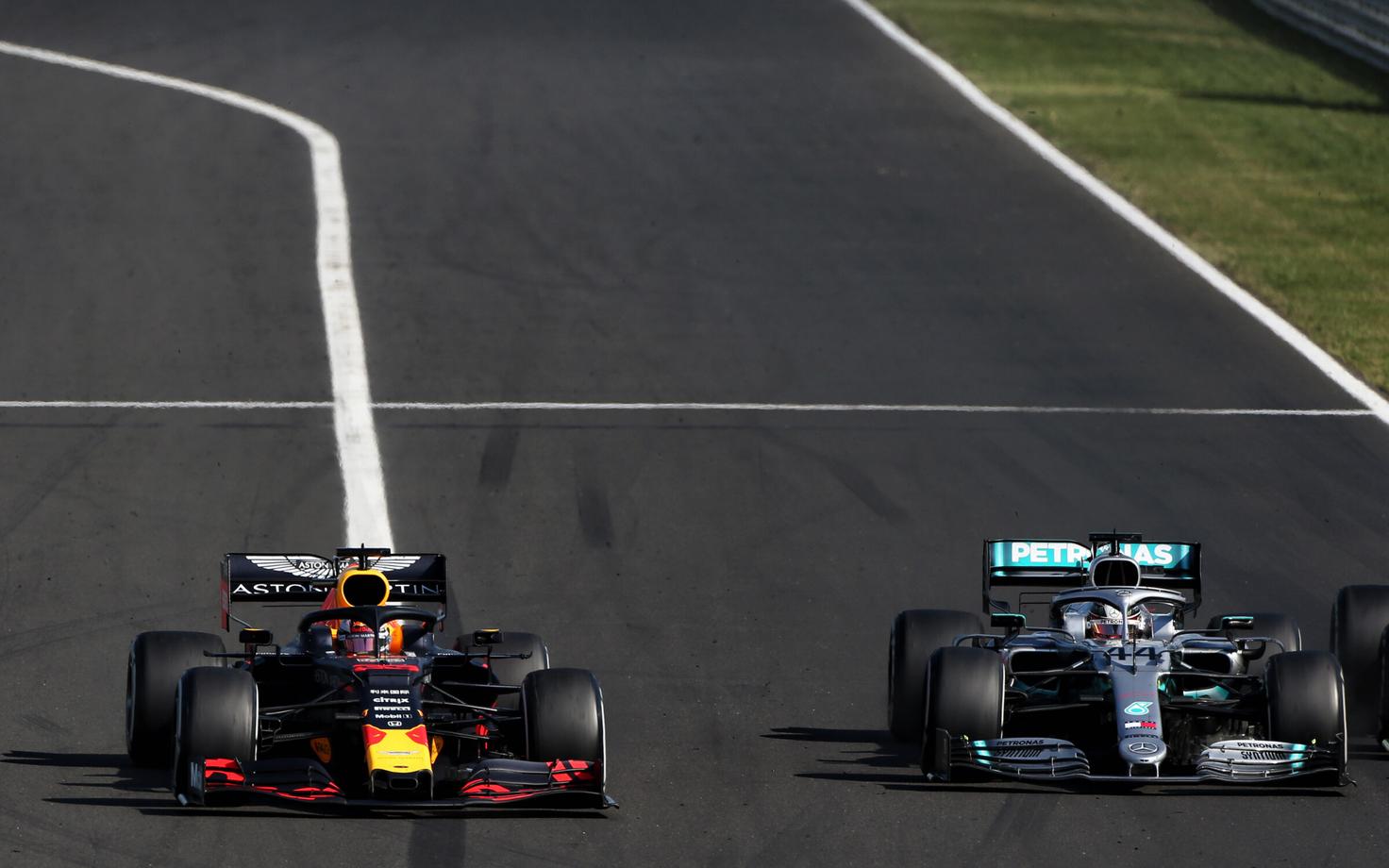 Max Verstappen ja Lewis Hamilton