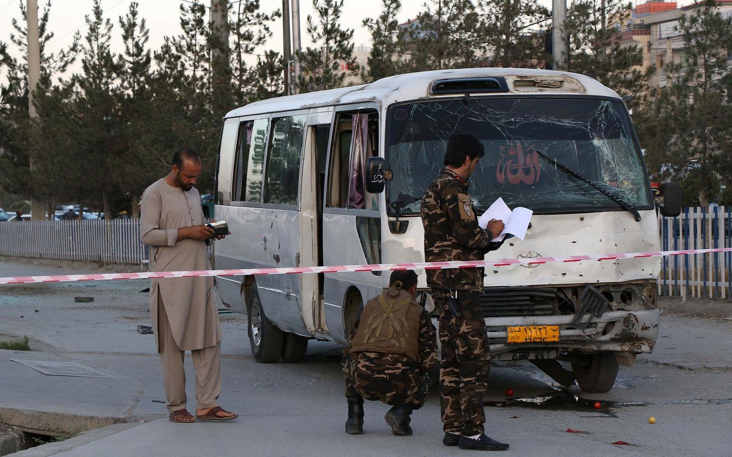 Kabulis rünnati teletöötajate bussi.