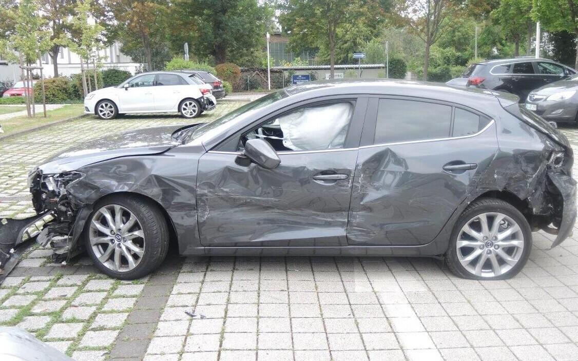 Magdeburgi parkimiskaose autori Mazda.