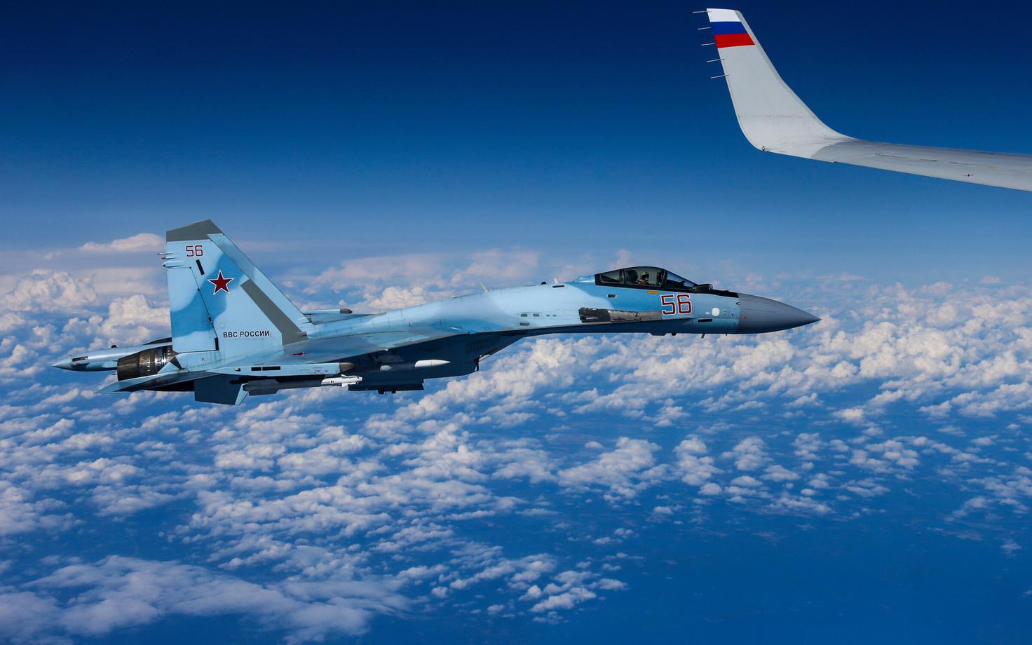 Šoigu lennukit saatnud Vene hävitaja Su-27.