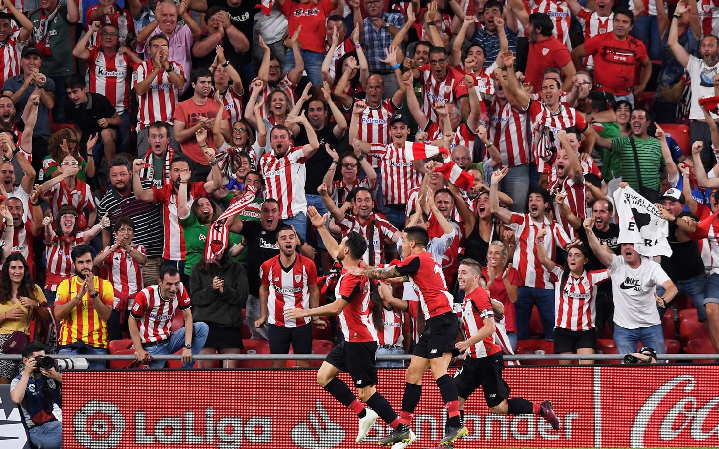 Aritz Aduriz väravat tähistamas