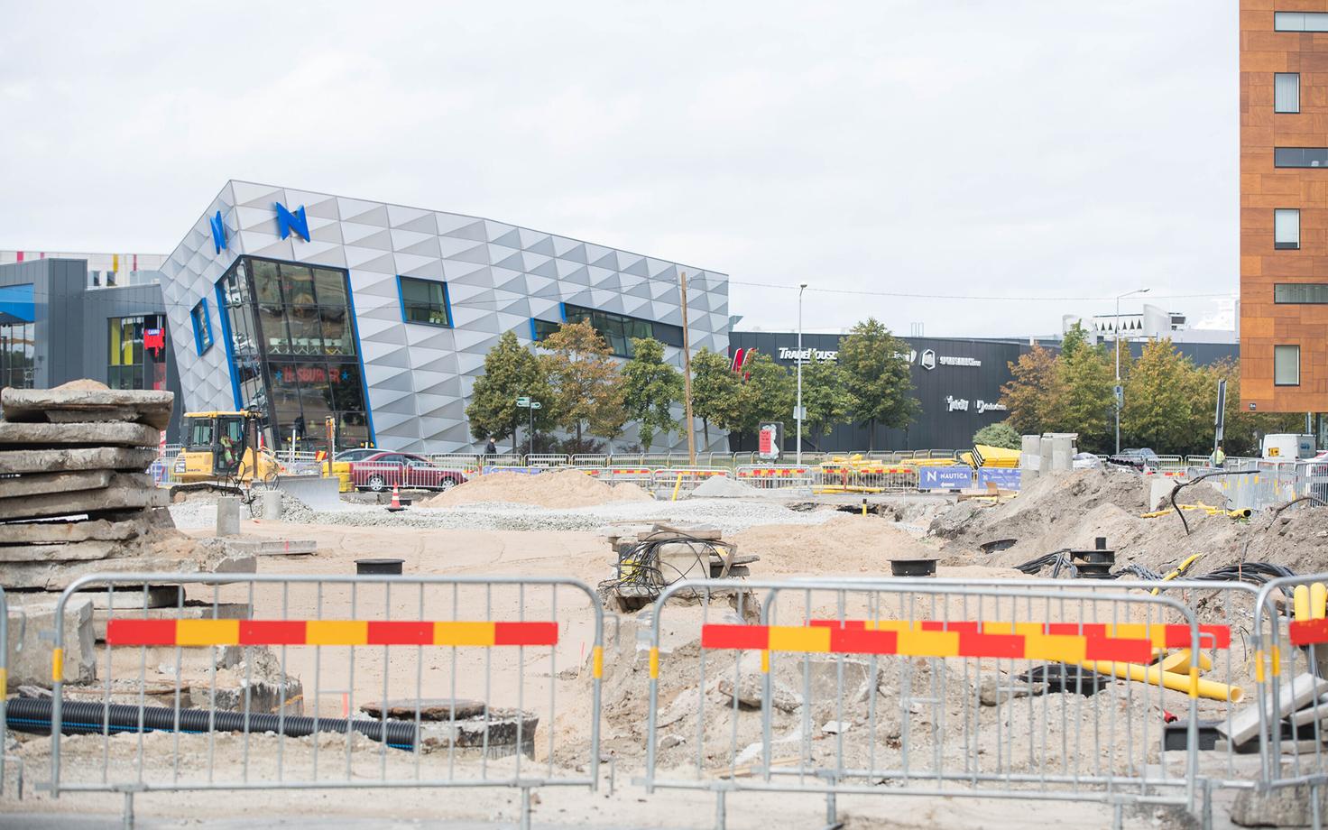 Jõe ja Lootsi tänava ristmik 19. augustil.