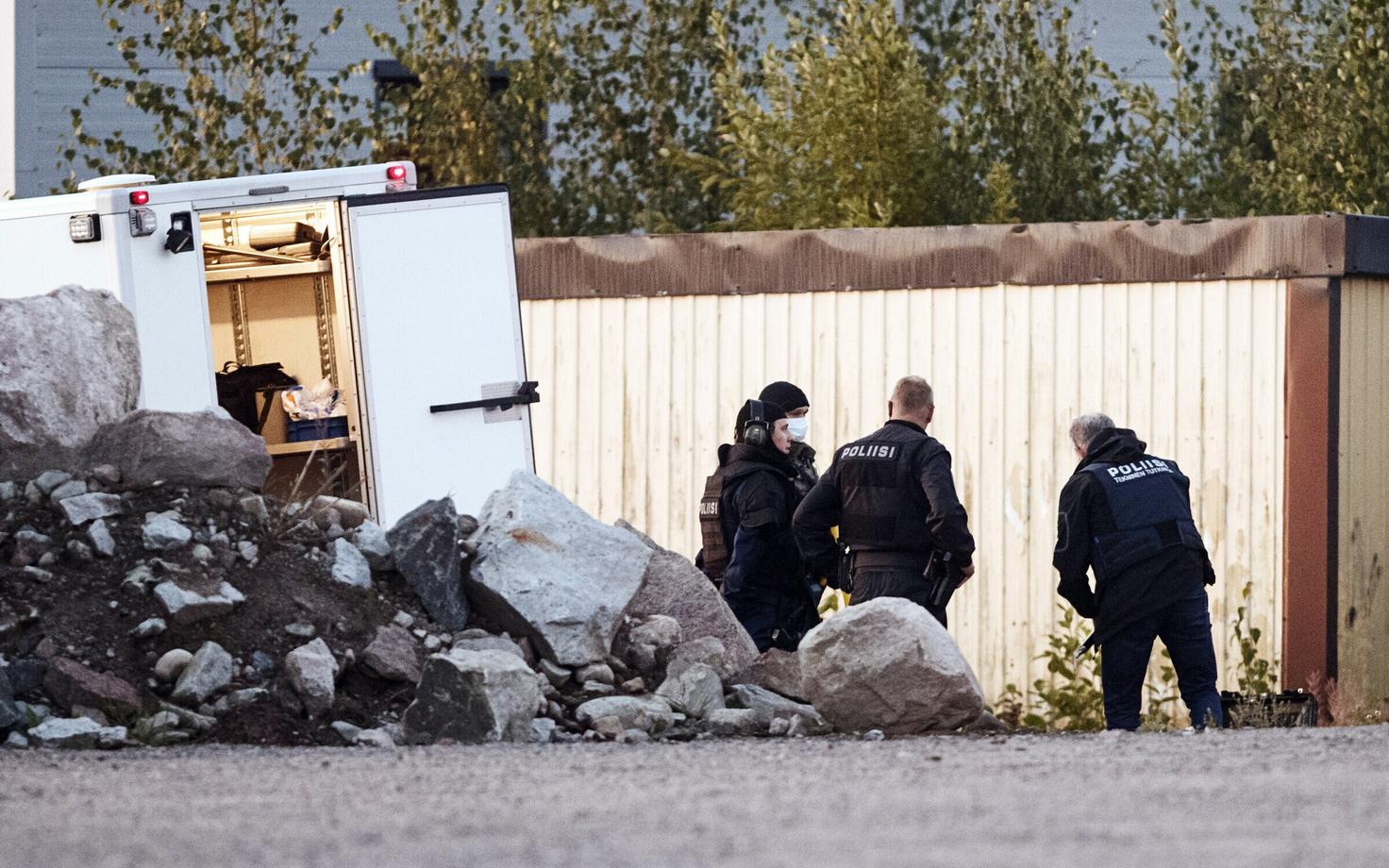 Soome politseinikud sündmuskohal Porvoos.