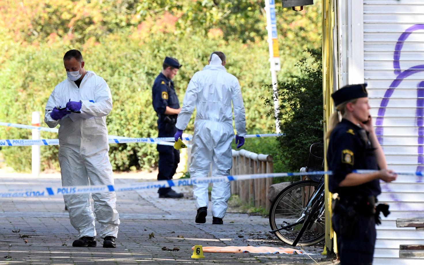 Rootsi politseinikud sündmuskohal Malmös.