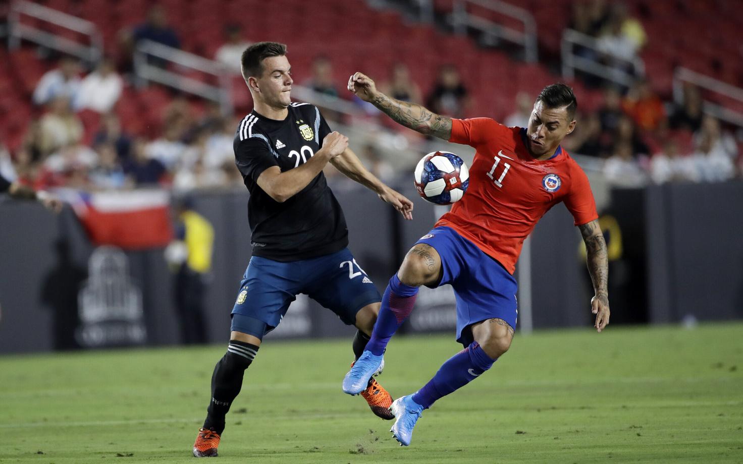 Giovani Lo Celso ja Eduardo Vargas