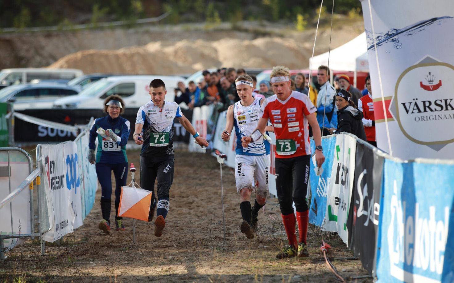Meeste võitja finiš. Vasakult paremale: Timo Sild, Aleksi Karppinen, Joey Hadorn.