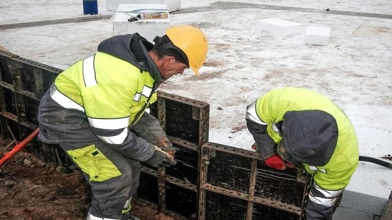 Обманывают иностранцев и в сфере строительства. Фото иллюстративное.