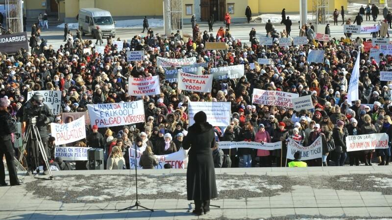В 2012 году учителя вышли на пикет. При необходимости они готовы сделать это снова.