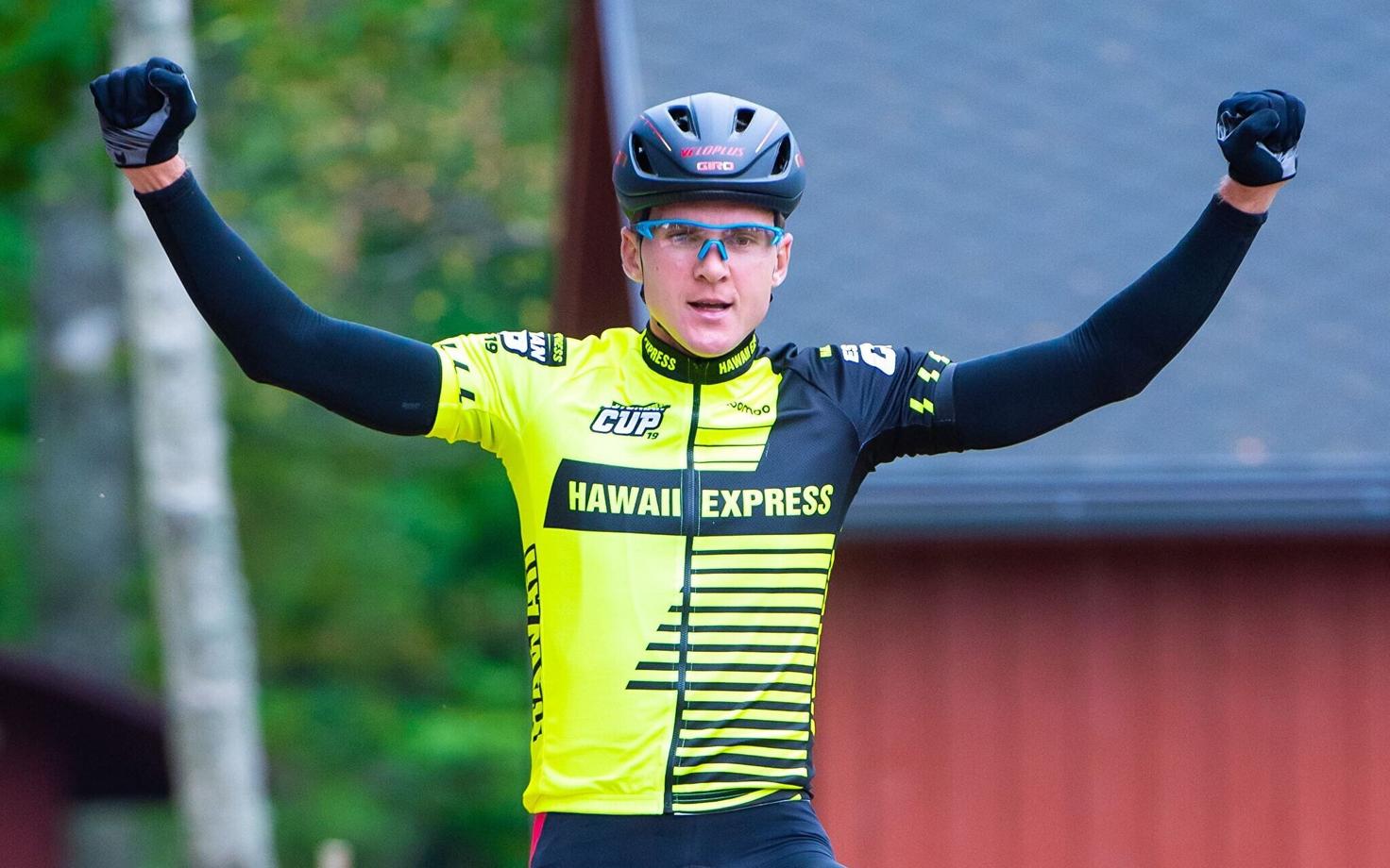 Karujärve maratoni ja kogu sarja võitnud Gert Jõeäär finishis