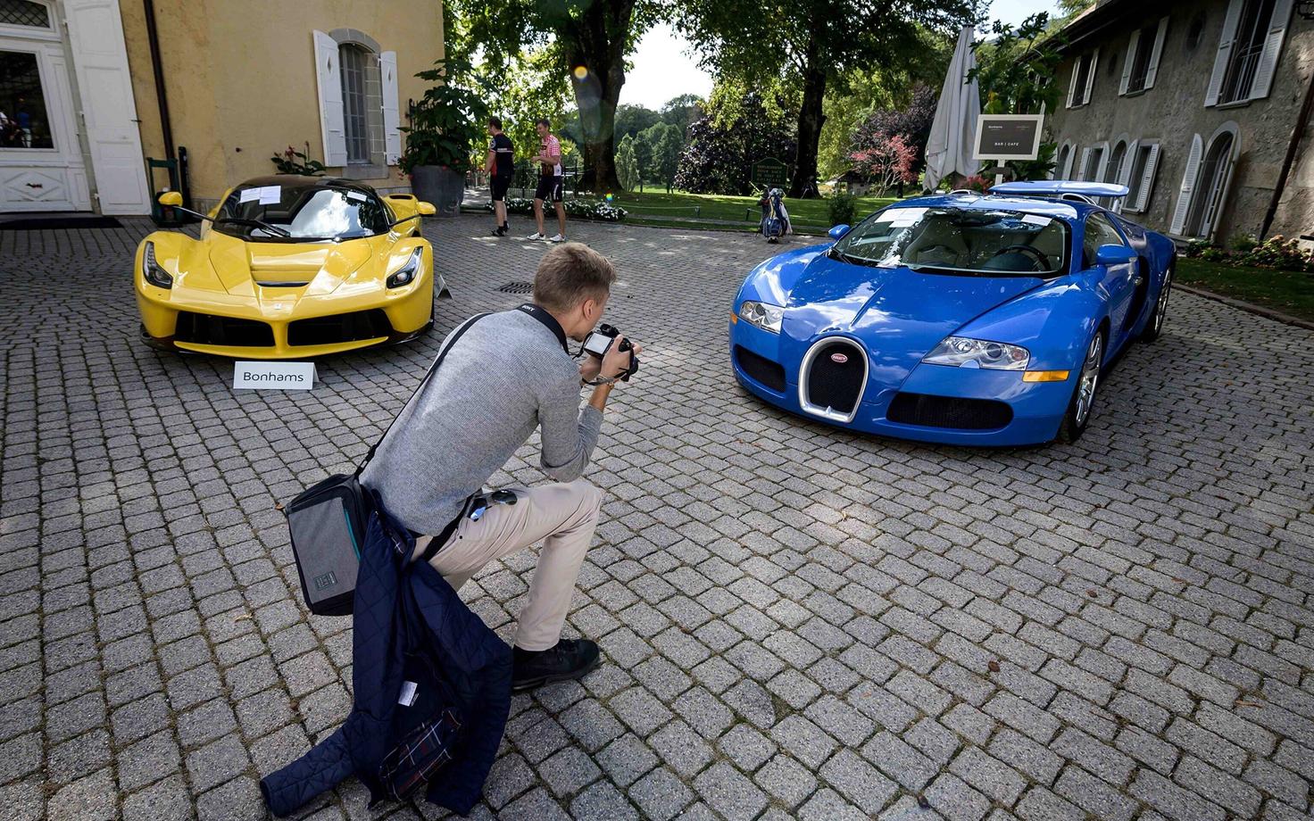 Oksjonile lähevad ka need Ferrari LaFerrari ja Bugatti Veyron EB 16.4 Coupe.