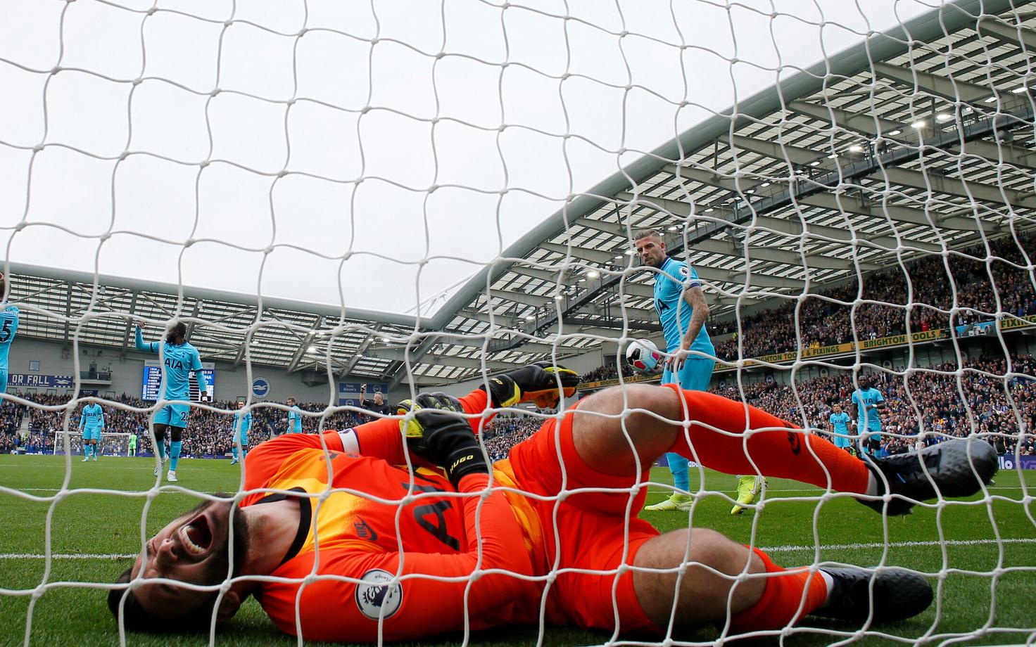 Hugo Lloris mängus Brightoniga