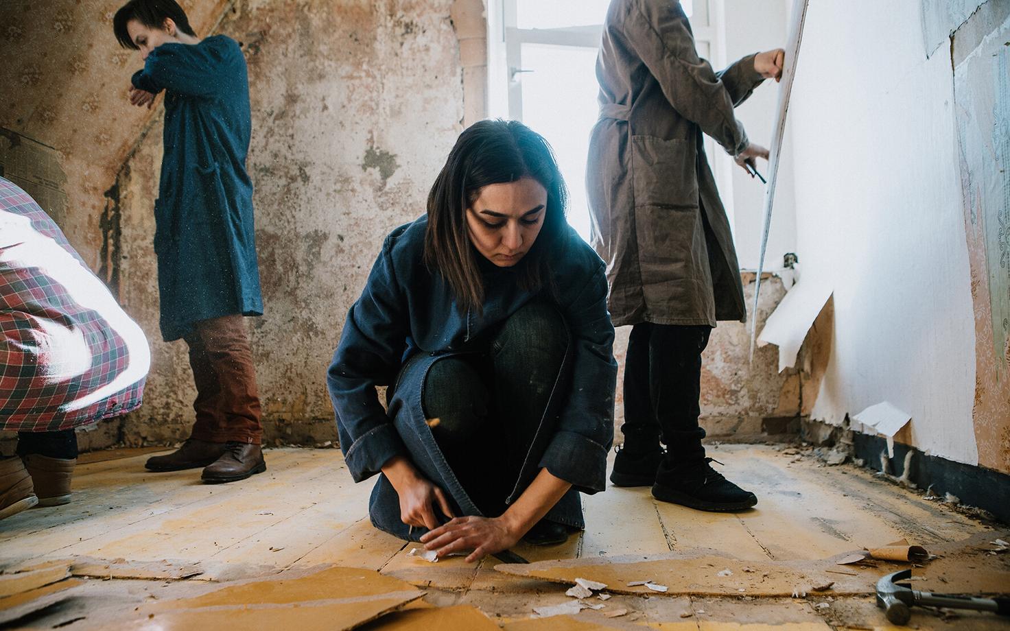 Tartus Kogo galeriis näeb Teheranist pärit kunstniku Bita Razavi tõlgendust Balti identiteedist.