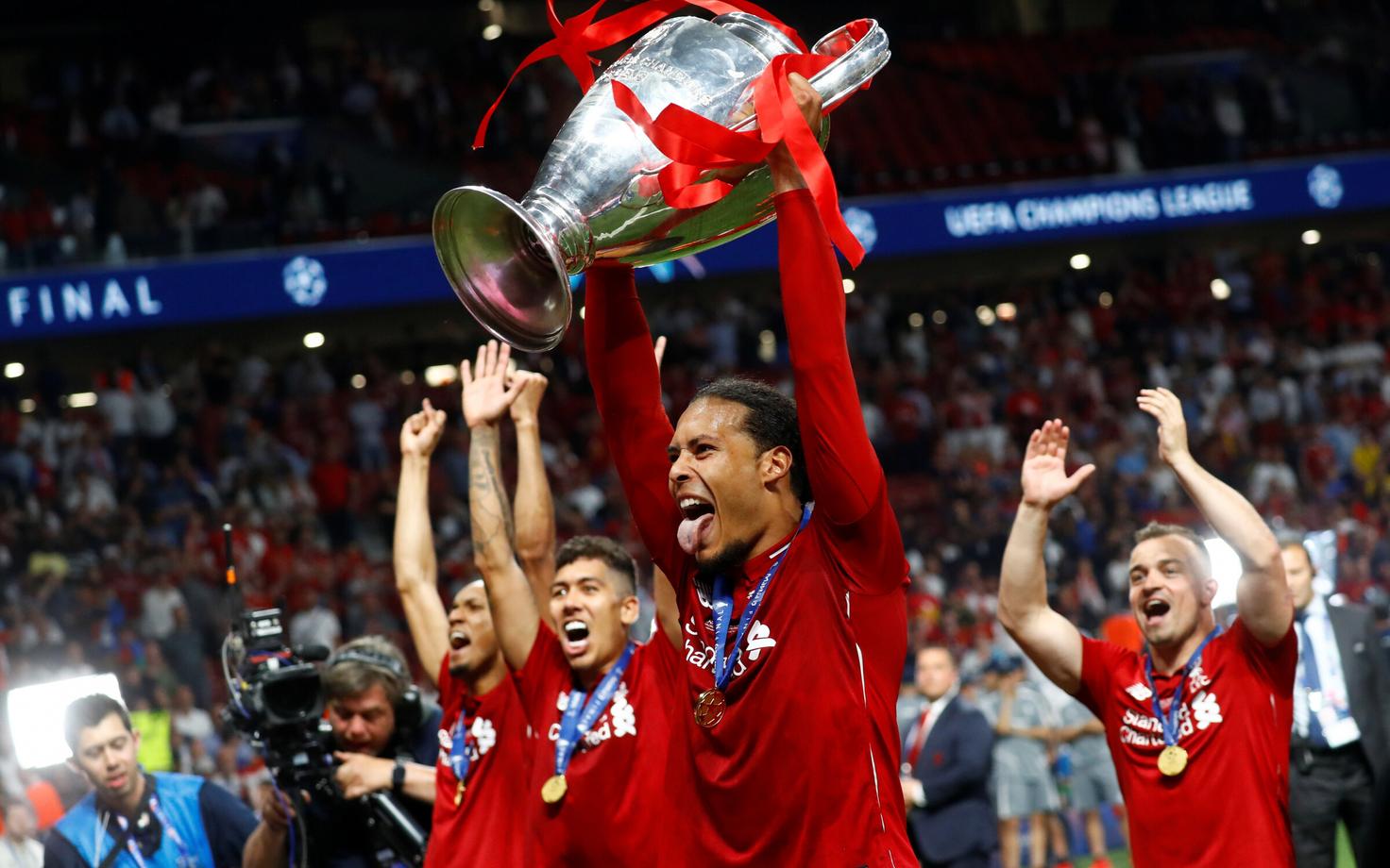 Virgil van Dijk ja Liverpooli mängijad