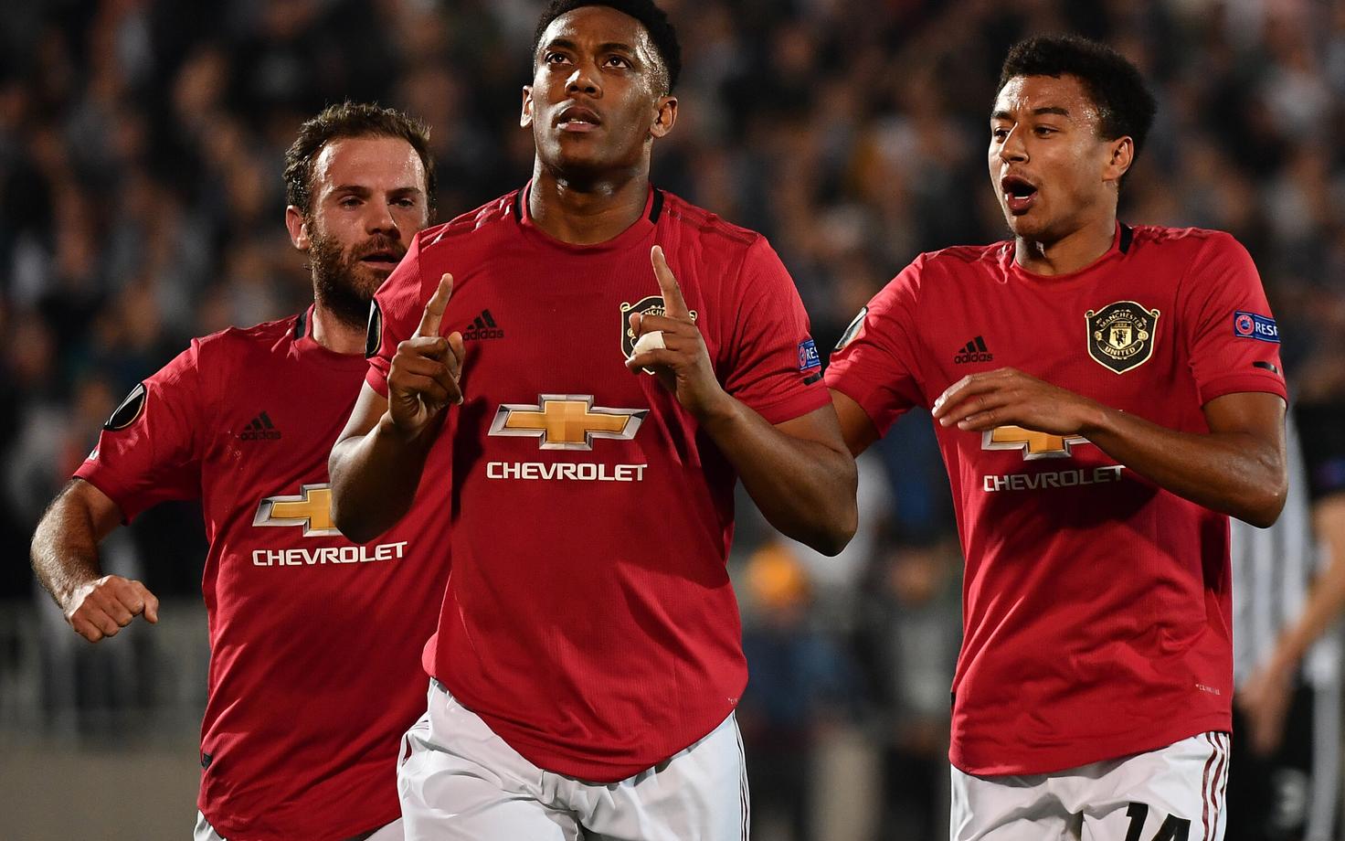 Anthony Martial (keskel)