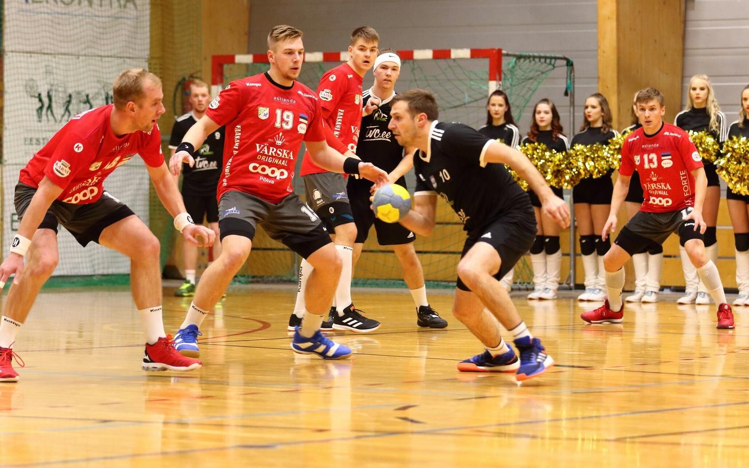 Tapalane Mihkel Koppelmann püüab leida teed läbi Põlva Serviti kaitsemüüri