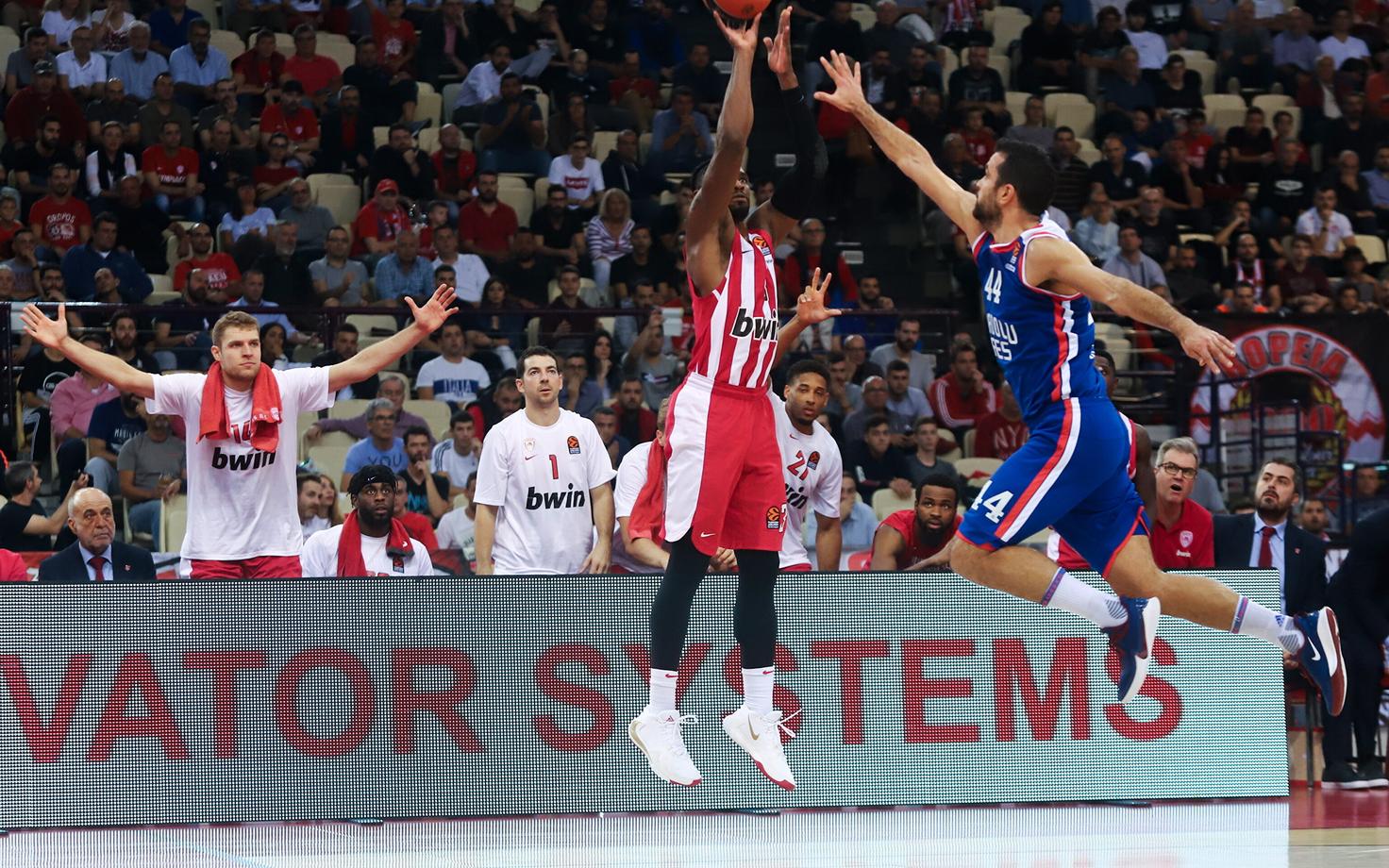 Pireuse Olympiakos - Istanbuli Anadolu Efes