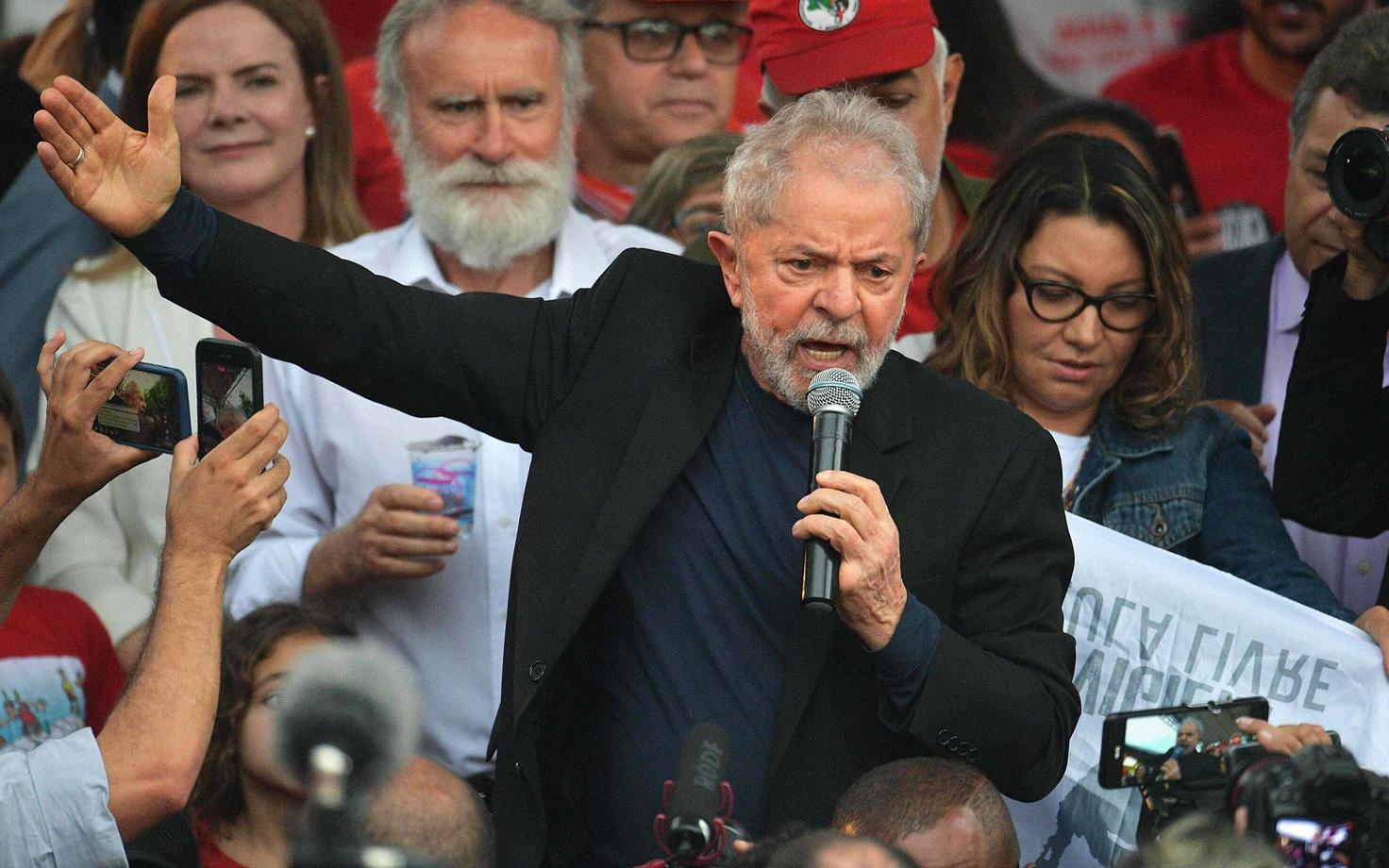 Lula da Silva vanglast lahkumas.