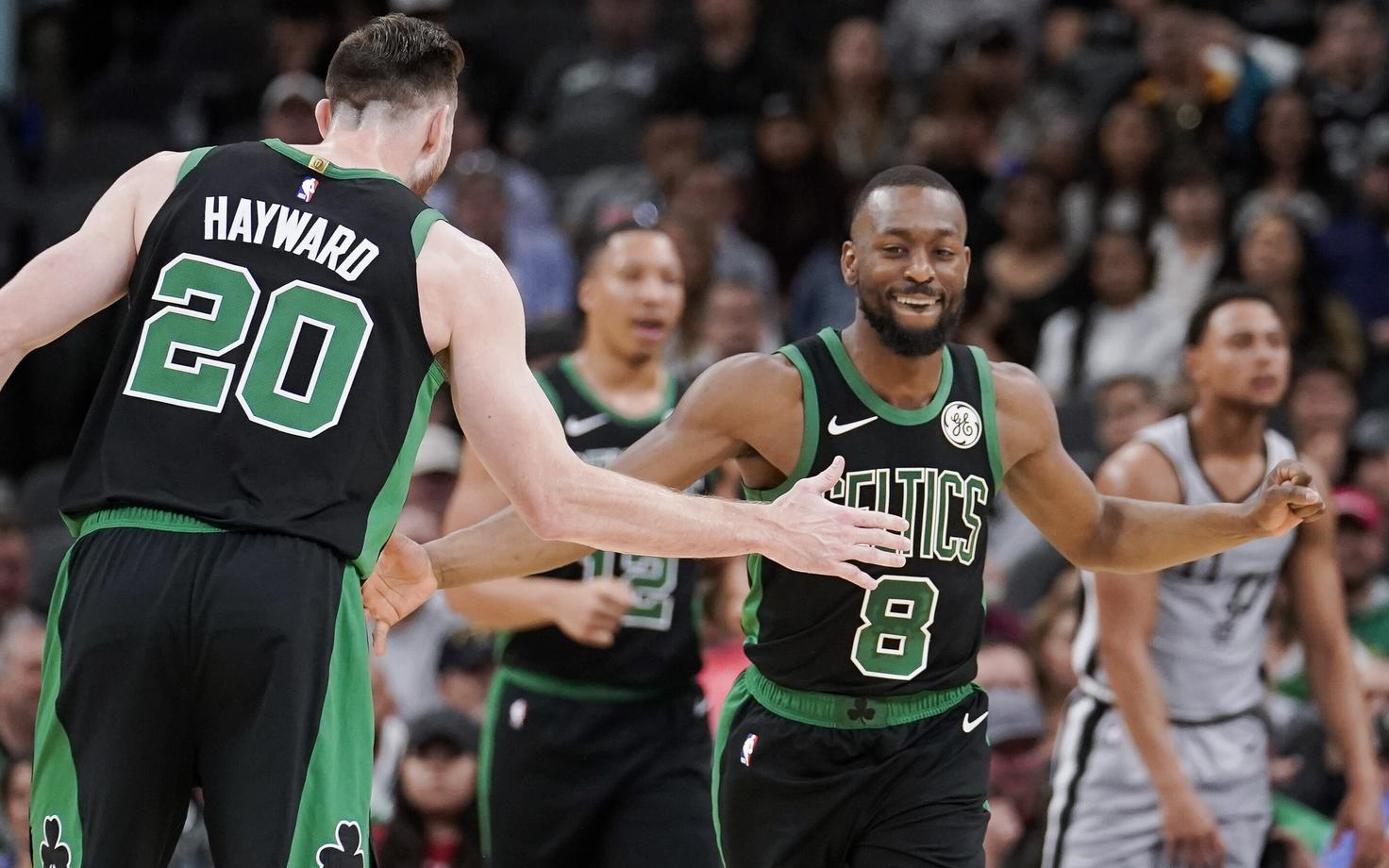 Gordon Hayward ja Kemba Walker Boston Celticsi mängus San Antonio Spursi vastu