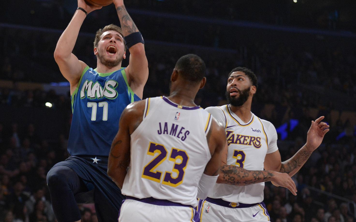 Luka Doncic, LeBron James ja Anthony Davis