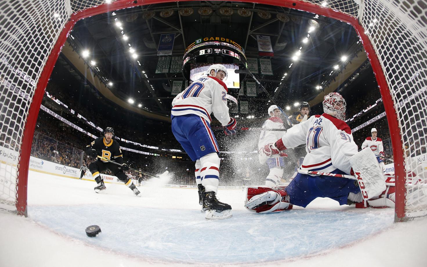 Montreal Canadiensi väravavaht Carey Price lasi viimasel kolmandikul väravasse kolm litrit
