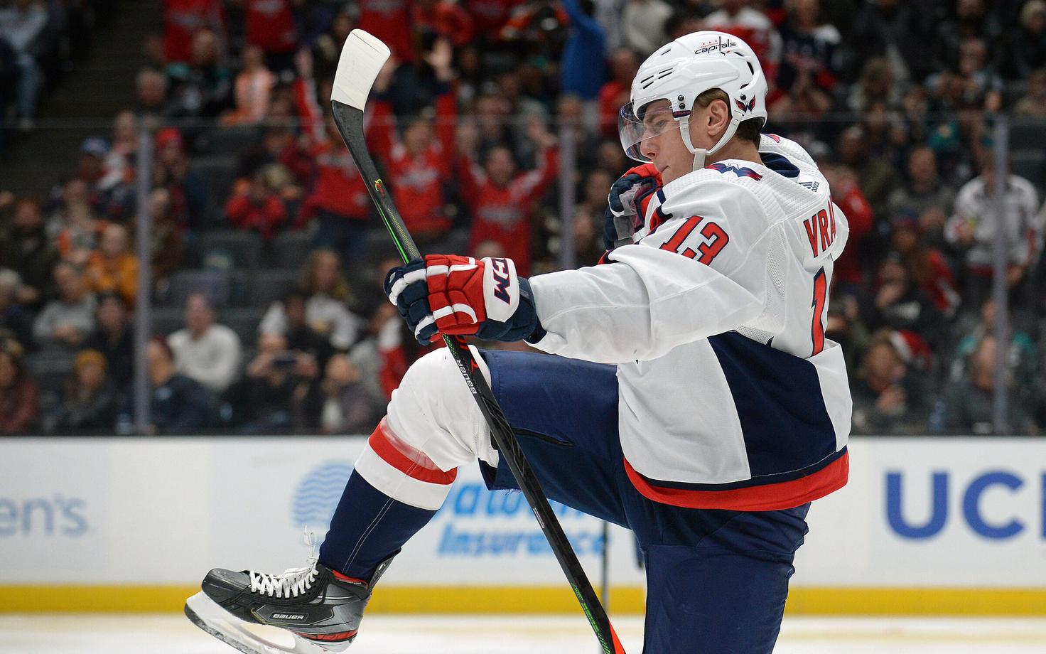 Jakub Vrana võiduväravat tähistamas.