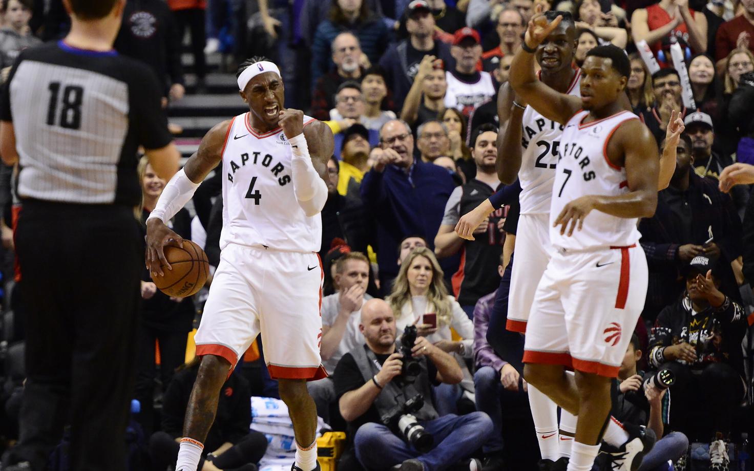 Toronto Raptorsi mängijad rõõmustamas.