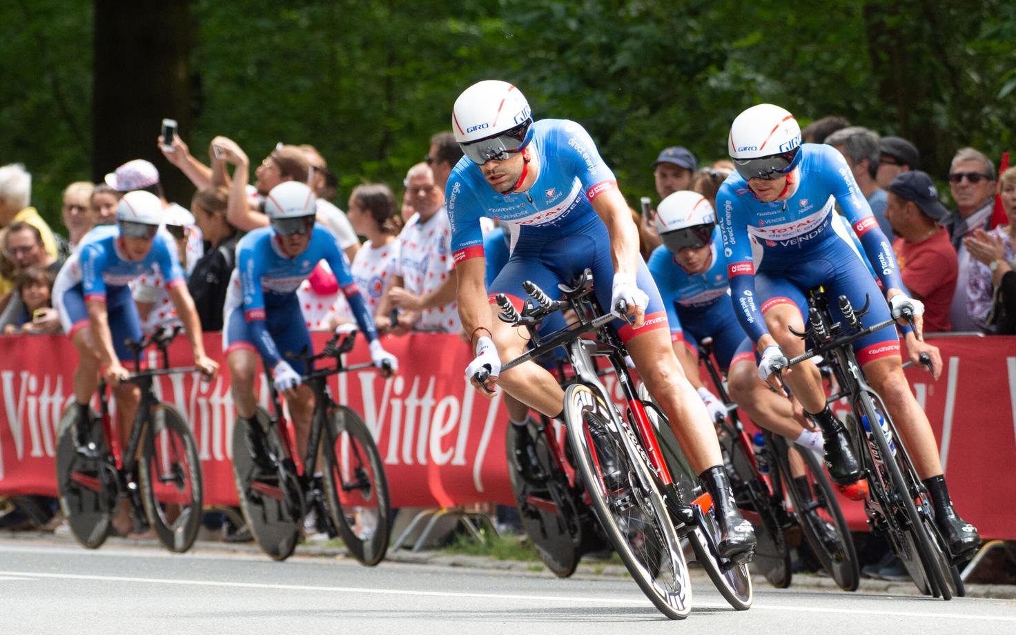 Team Total Direct Energie ja Rein Taaramäe (paremal).