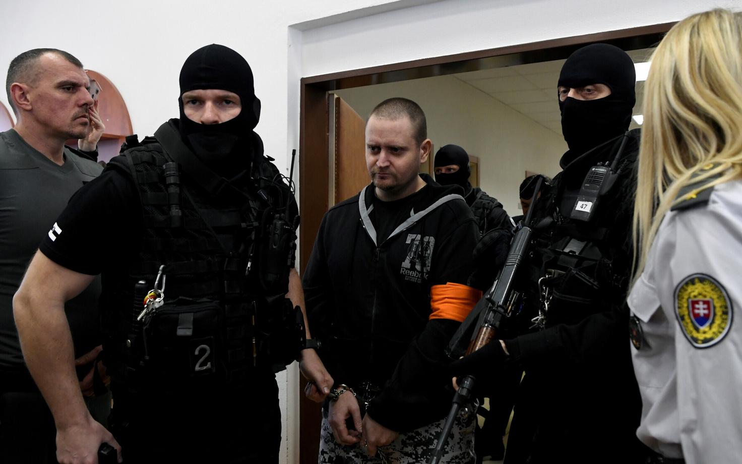 Süüdistatav Miroslav Marcek kohtusaalis.