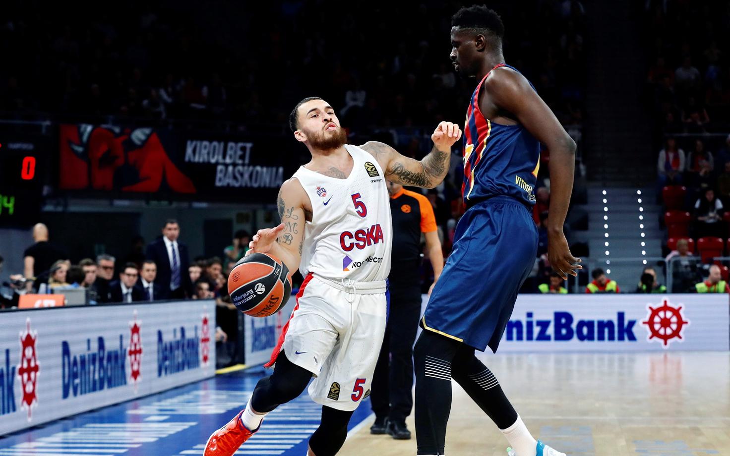 Mike James (vasakul) ja Youssoupha Fall