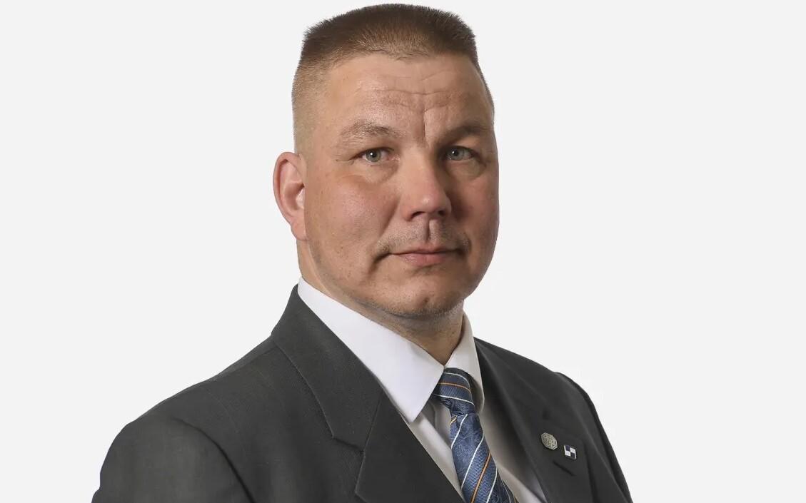 Põlissoomlaste poliitik Juha Mäenpää.