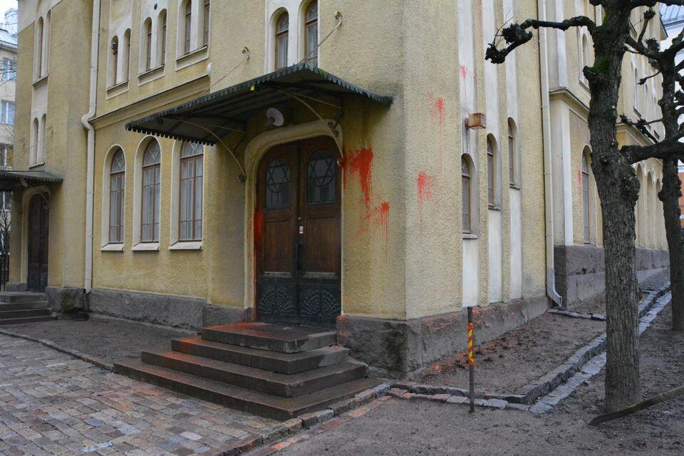 Vandaalid sodisid Turu sünagoogi.