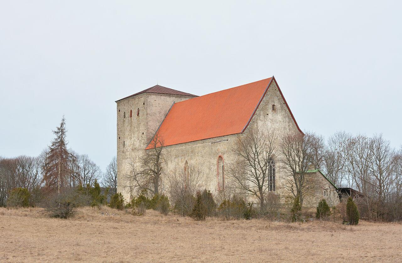 Pöide kirik.