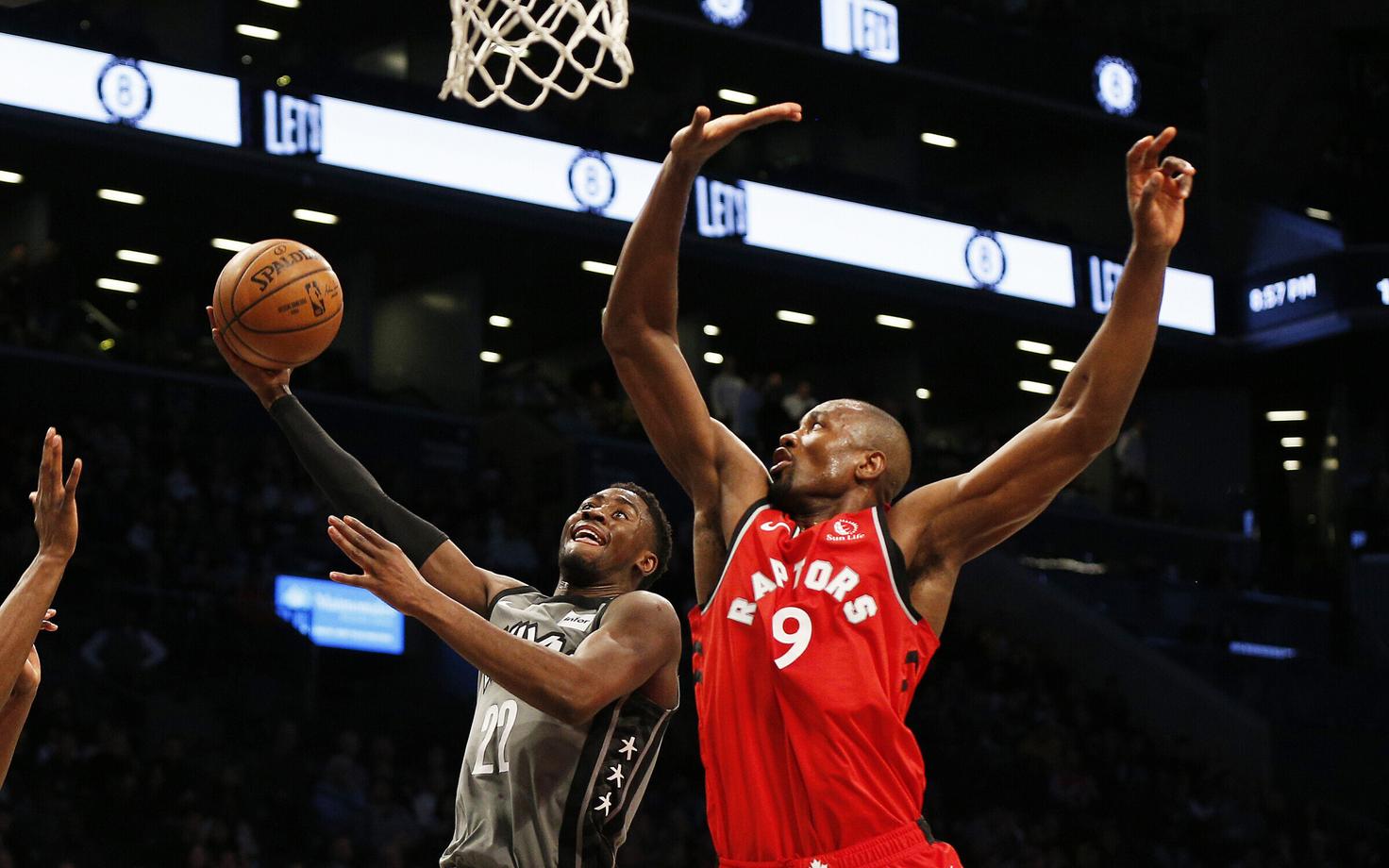 Caris LeVert (vasakul) ja Serge Ibaka