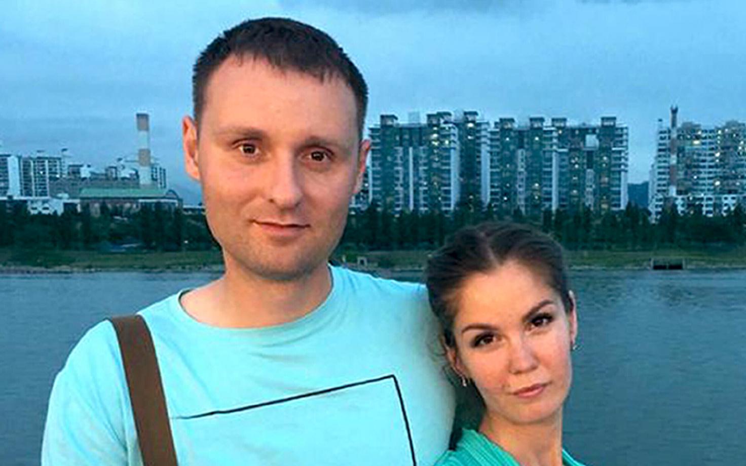 Vadim Kutsenko, keda enda sõnul ülestunnistuse saamise eesmärgil piinati, ja abikaasa Jekaterina.