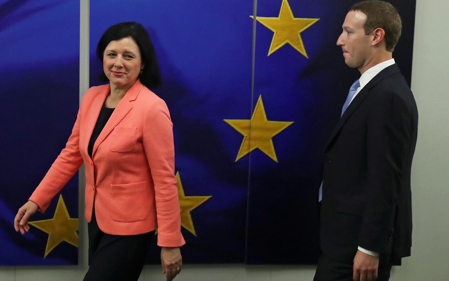 Vera Jourova ja Mark Zuckerberg.