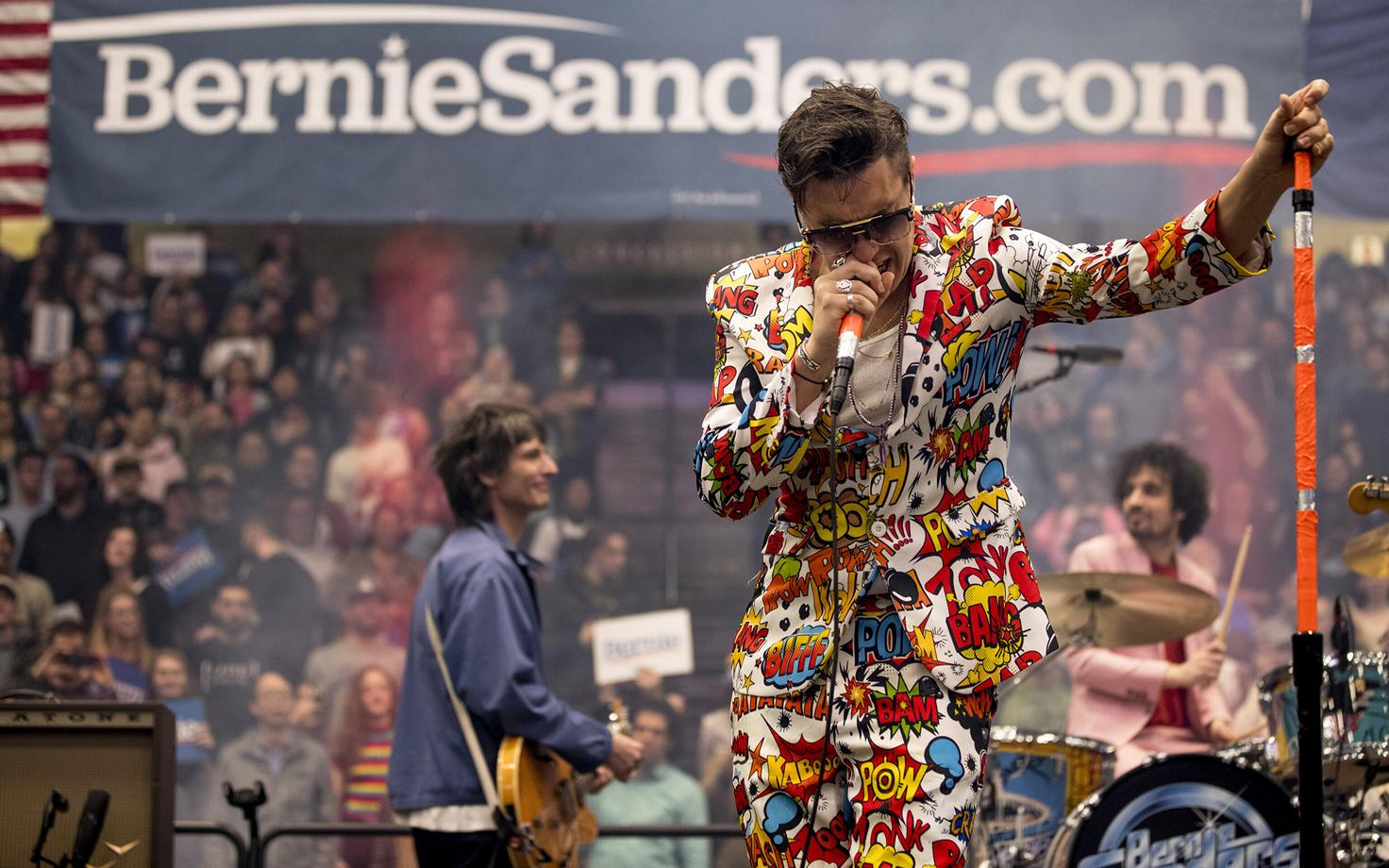 The Strokes Bernie Sandersi valimisüritusel.