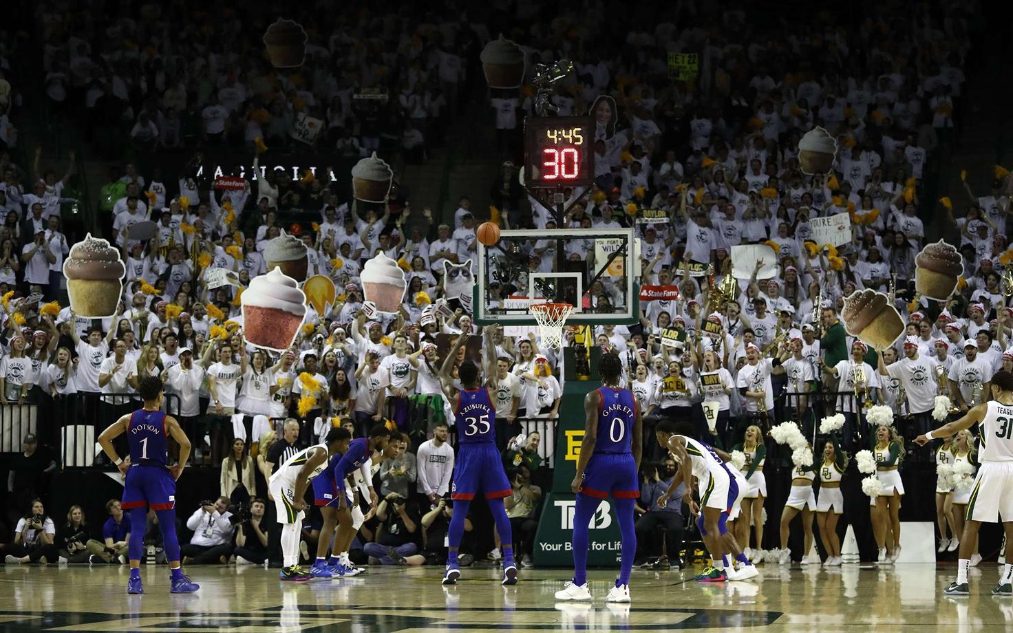 Kansas Jayhawks tõusis nädalavahetusel NCAA esinumbriks
