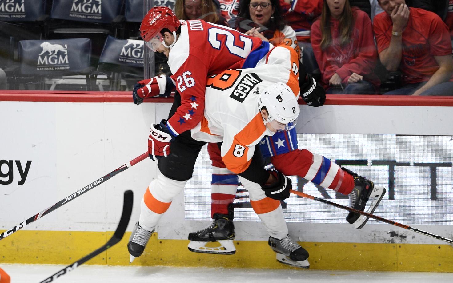 Washington Capitals mängija Nic Dowd (26) ja Philadelphia Flyers mängija Robert Hagg (8)