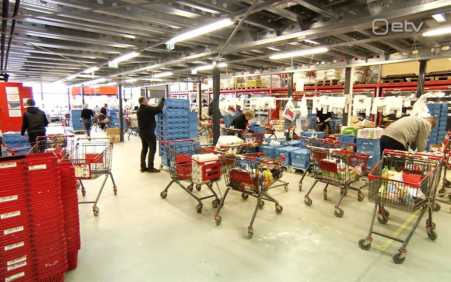 Staff at an e-Selver logistics center.