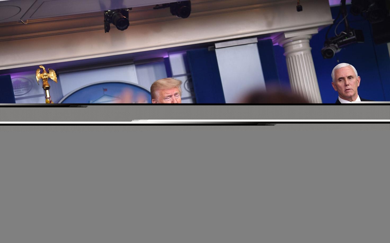 President Trump ja asepresident Mike Pence Valges Majas pressikonverentsil.