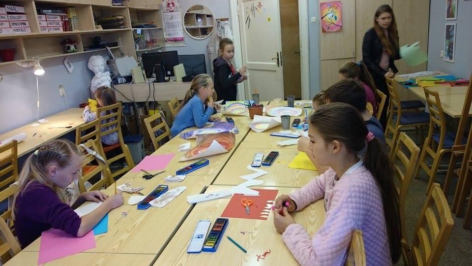 Занятие в таллиннской школе по интересам Канутиайа.