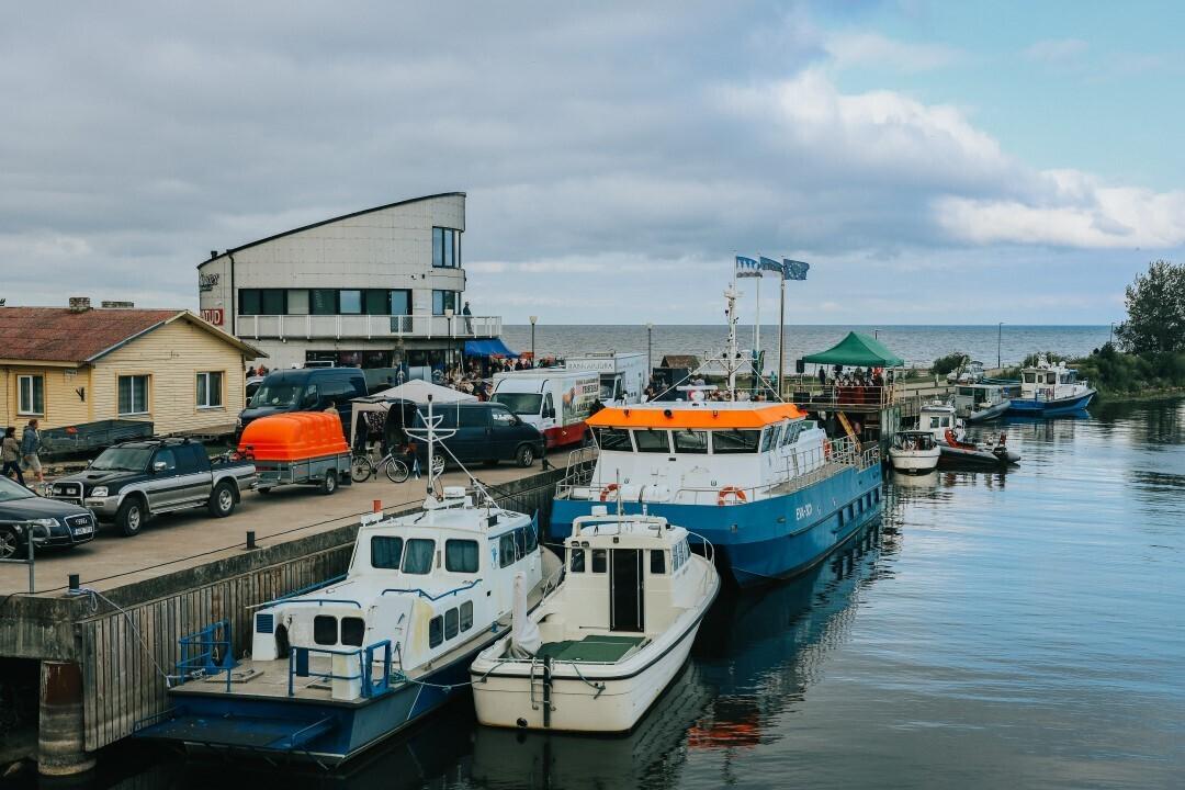 В Муствеэ.