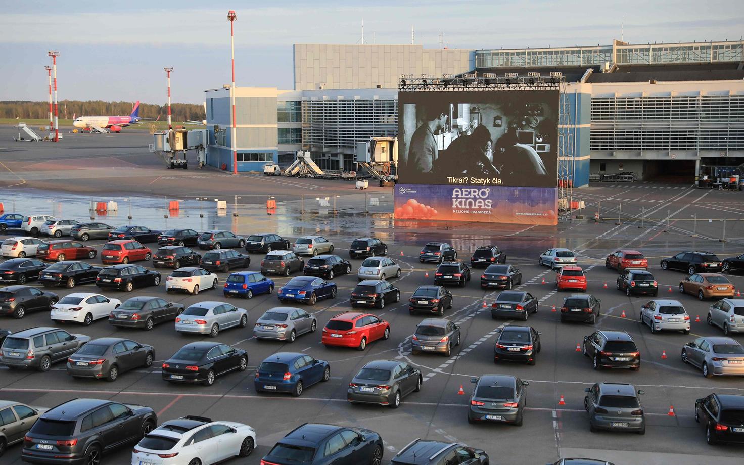Vilniuse lennuväljal avatud autokino
