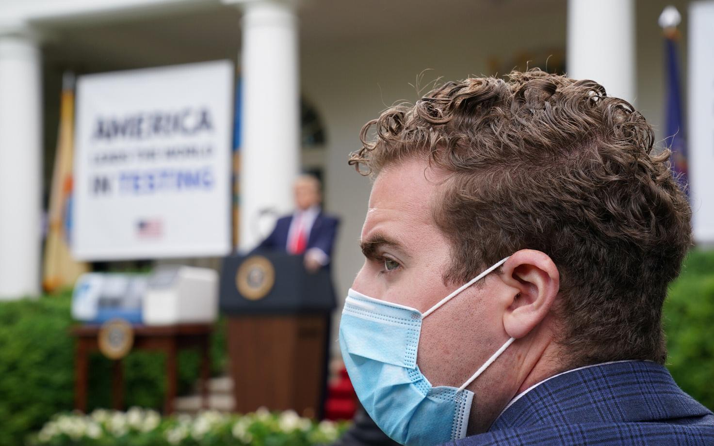 President Trumpi esmaspäevase pressikonverentsi ajal kanti Valges Majas juba maske.