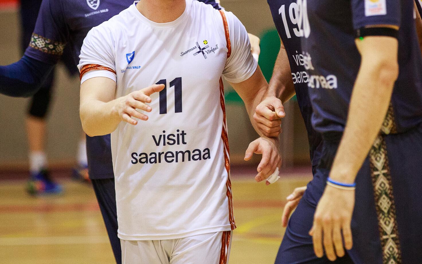 Saaremaa Võrkpalliklubi mängijad. Saaremaalt sai Eesti koroonapuhang hoo sisse.