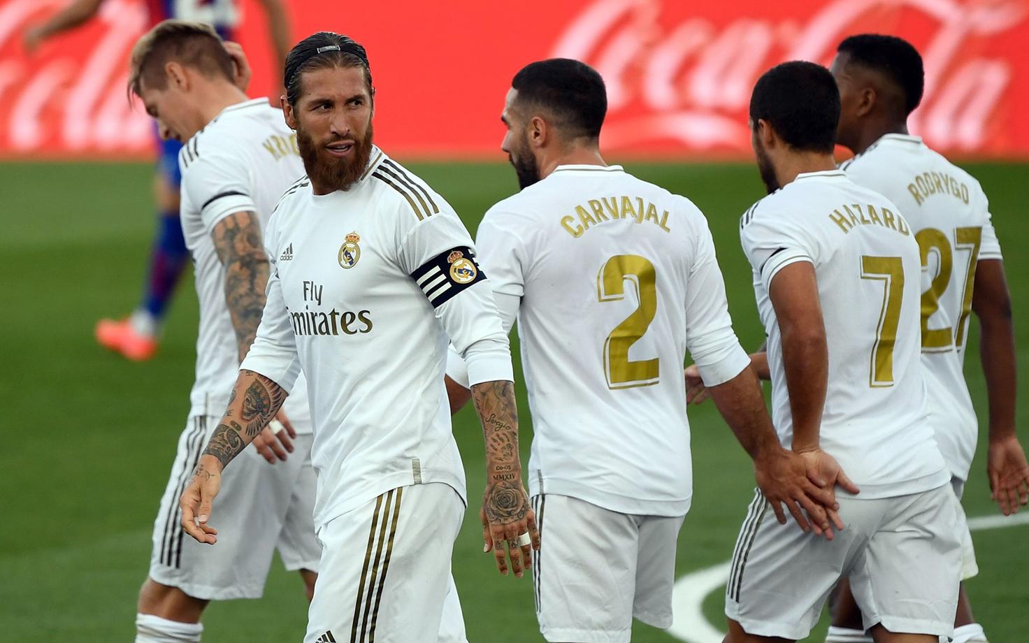 Madridi Reali mängijad väravat tähistamas