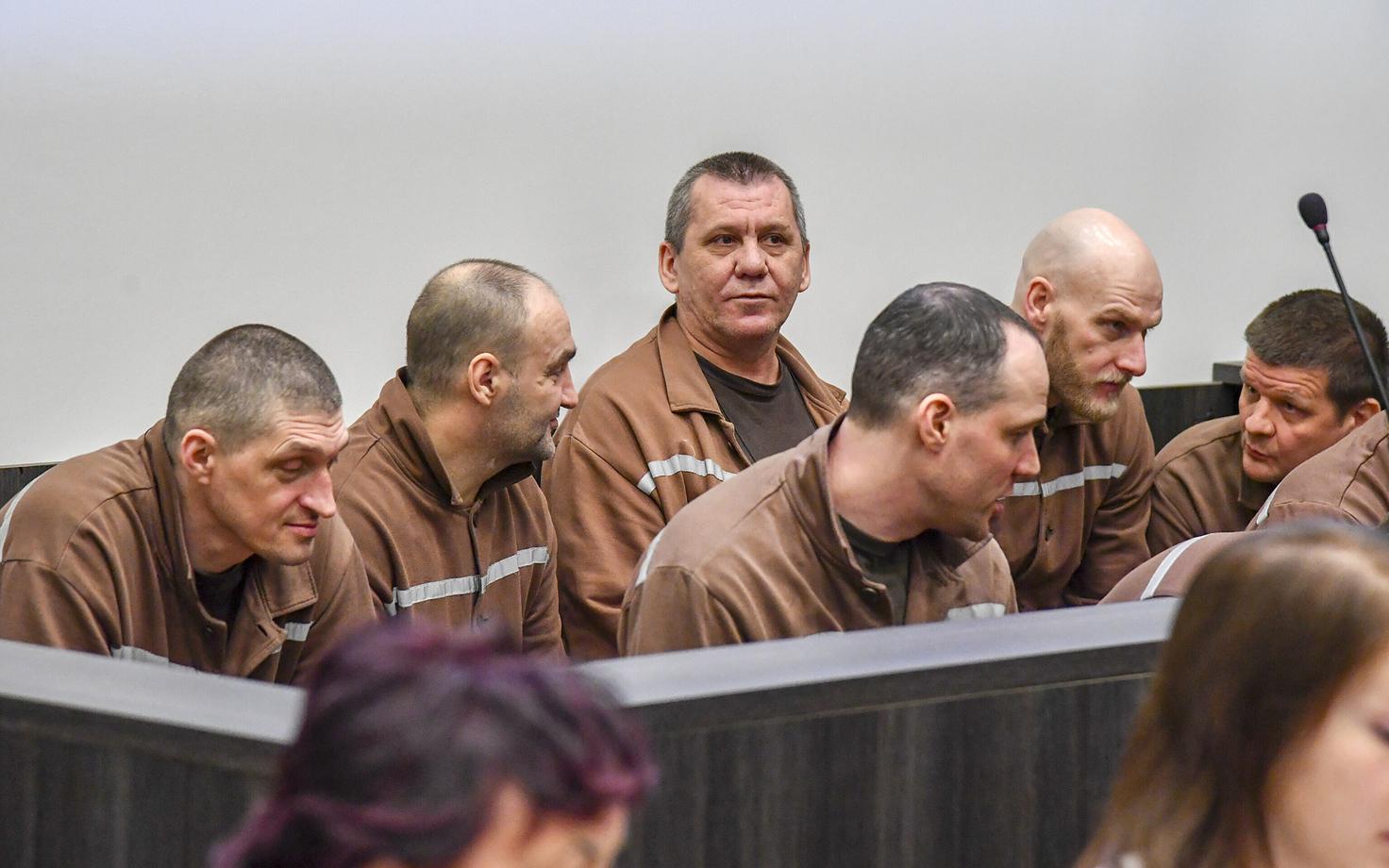Обвиняемые в организации массовых беспорядков в Вируской тюрьме.