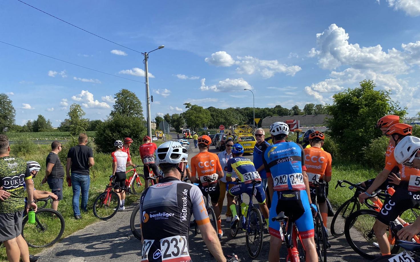 Poola velotuuri esimene etapp jäeti mootorrattaõnnetuse tõttu pooleli